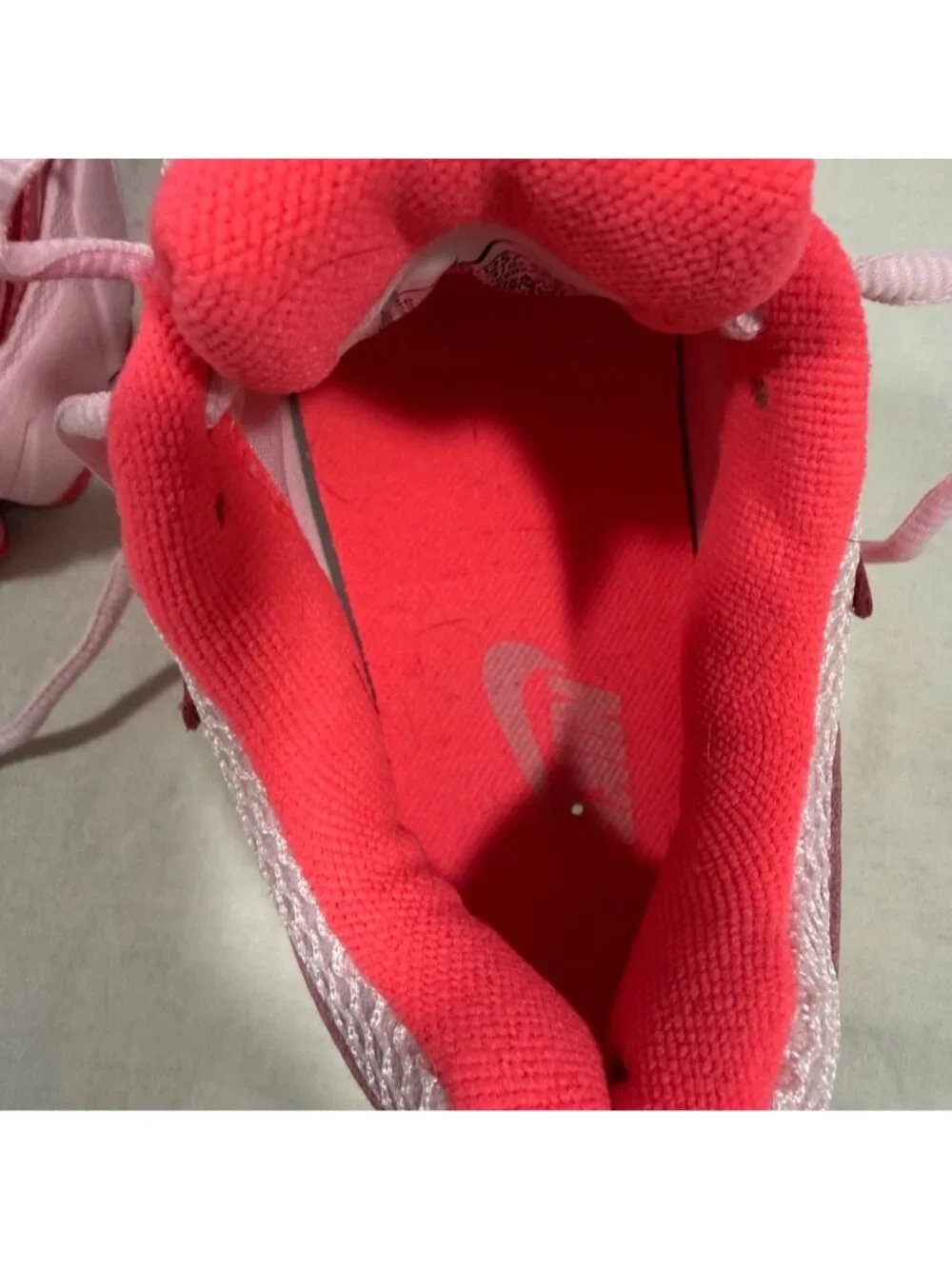Nike Air Zoom Vomero 5 Barbie Triple Pink Coral Chalk/Hot Punch Women's Size 5.5